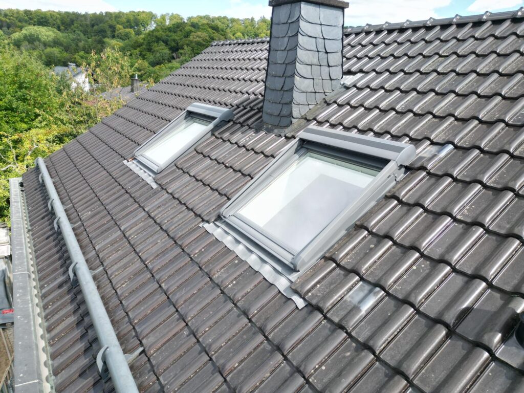 Dachreparatur im Westerwald – vorher/nachher Vergleich durch Pistor-Dach