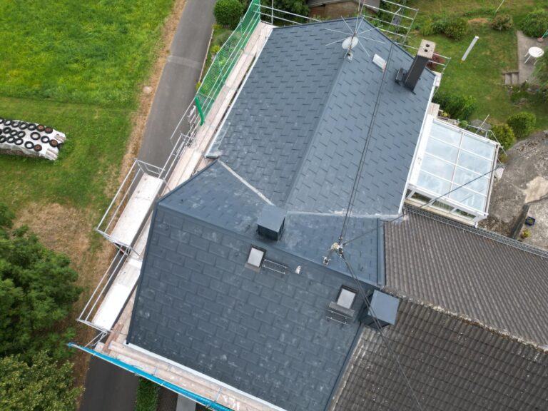 Dachreparatur im Westerwald – vorher/nachher Vergleich durch Pistor-Dach