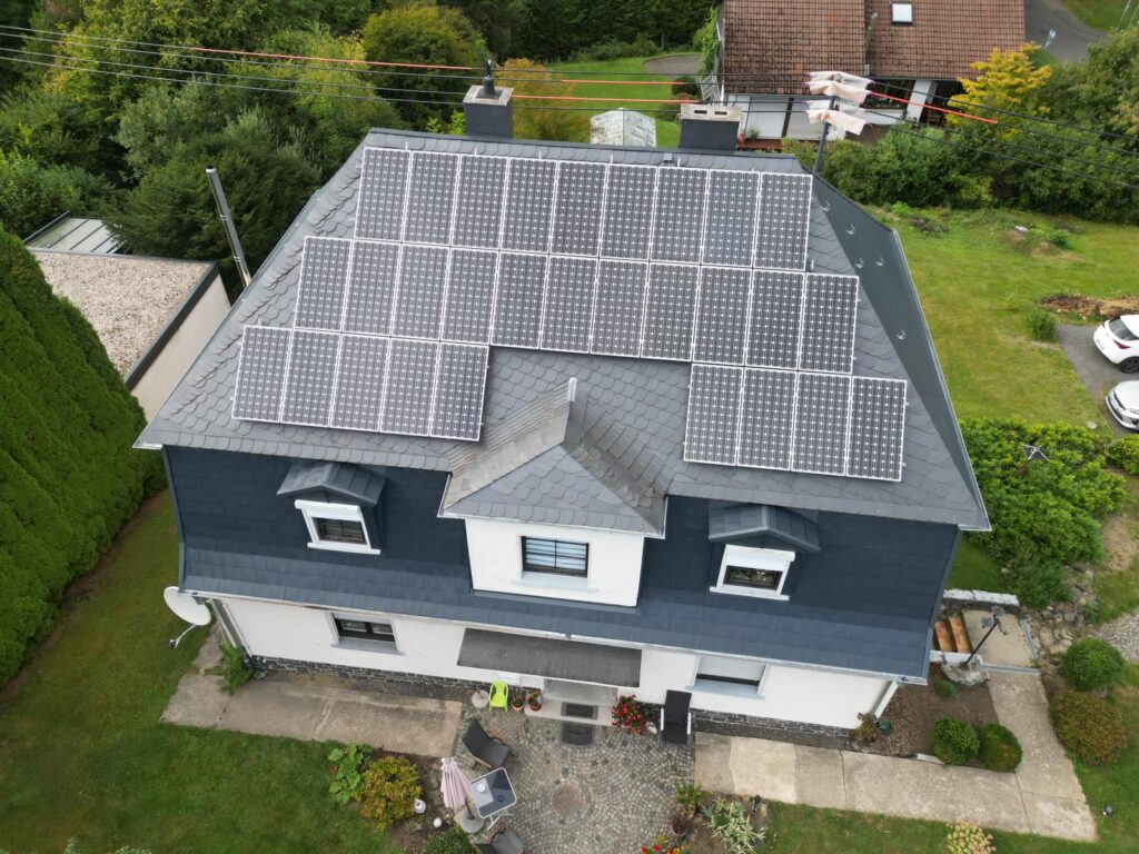 Montage eines Solardachs in Rennerod durch Pistor-Dach Solartechnik