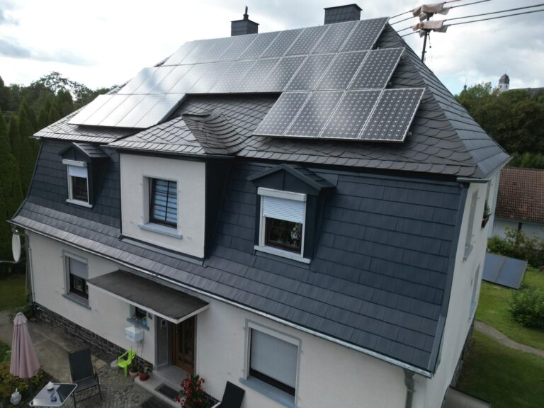 Steildach Neueindeckung in Hachenburg – Referenzprojekt Pistor-Dach